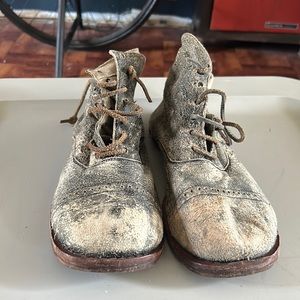 Rare Magnolia Pearl Boots.